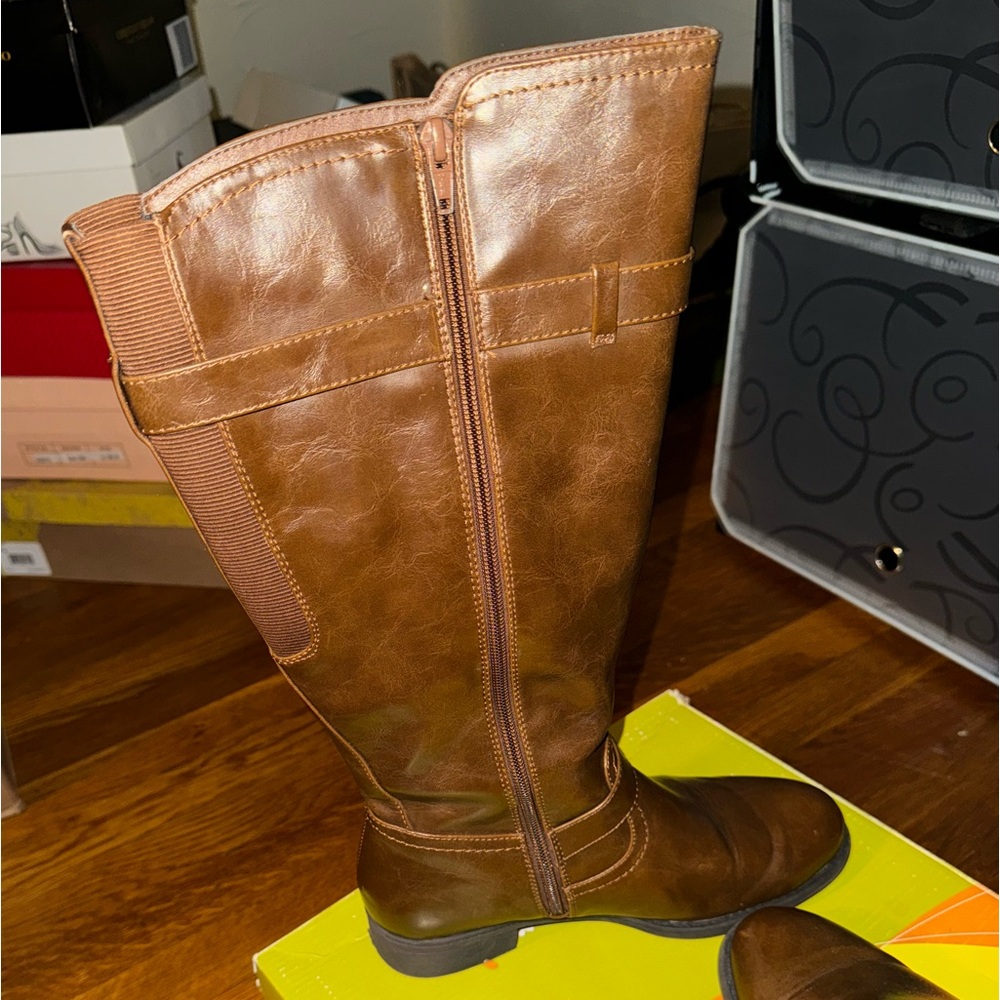Wear ever Brown Riding Boots - Picture 2 of 3